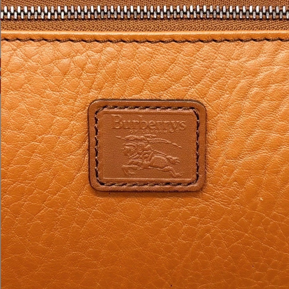Burberrys Vintage Tan Leather Wristlet - Picture 9 of 10